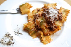 1_Pappardelle-bicolore-al-ragu